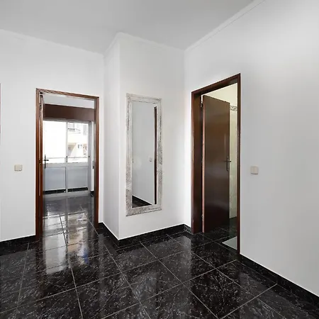 Delmar Apartment *